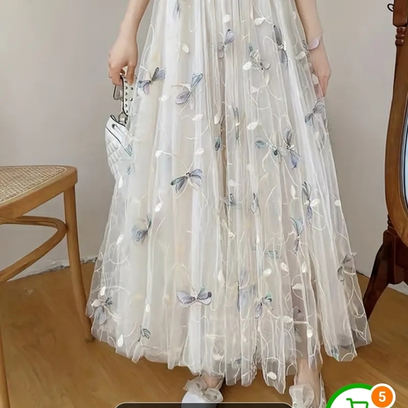 Midi length formal gathered skirt with elastisized waist size large. 3 D dragonf - Picture 1 of 12